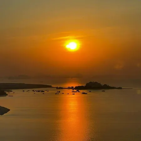 A La Carte Ha Long Bay Apartment